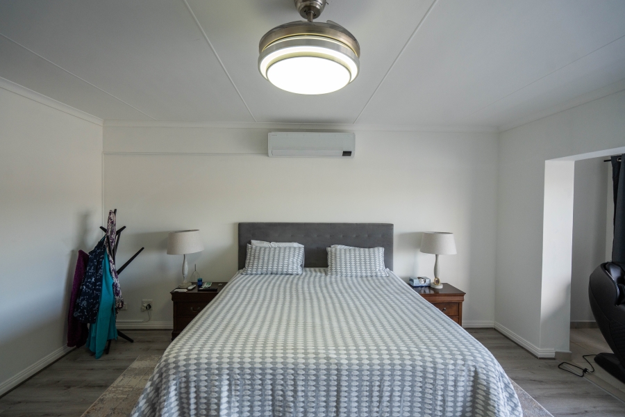 6 Bedroom Property for Sale in Royal Alfred Marina Eastern Cape